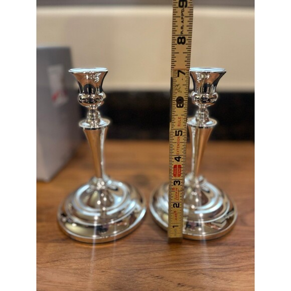 Wm A Rogers: 2 Silver Plated Candle Holders - Picture 9 of 9
